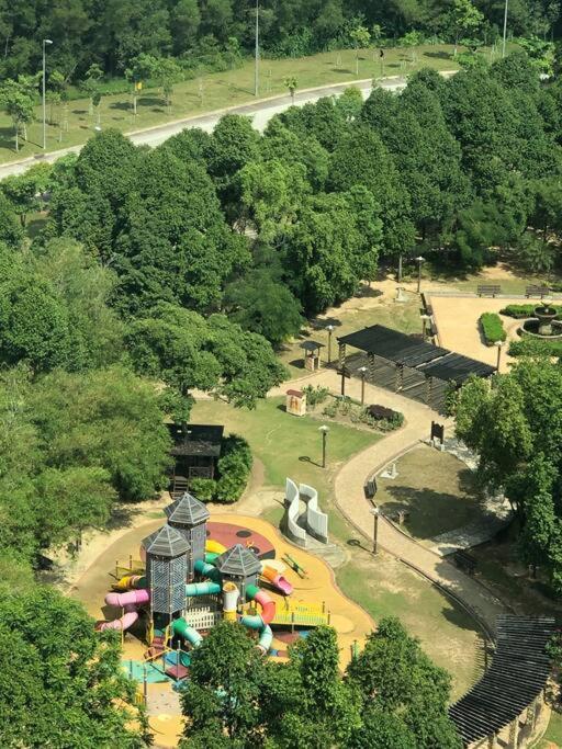 Cats' Kingdom Soho-dpulze Cyberjaya, Fit 5pax * Cyberjaya